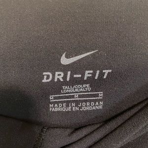 Women’s Nike Dri-Fit Leggings size Medium Tall